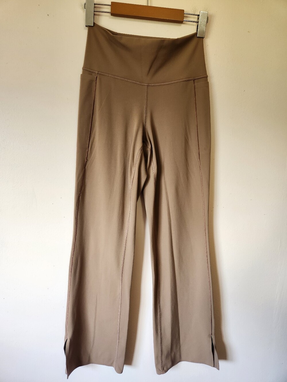Athleta Transcend Stash Crop Straight Leg Pants Tan Rustic Brown Yoga Athleisure